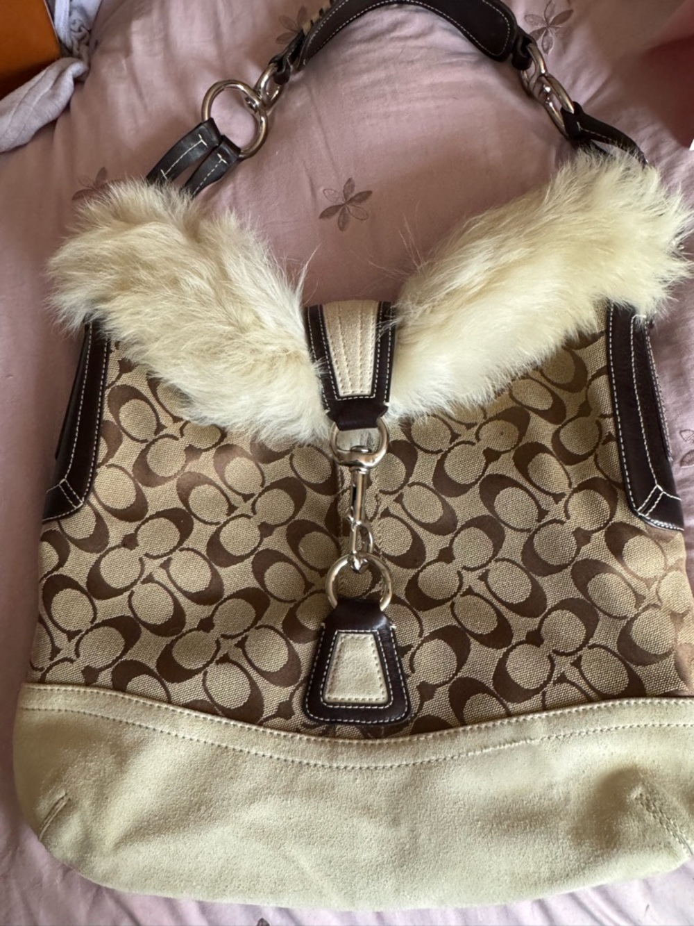 Y2K. Y2K - Fur-Trim Shoulder Bag in Beige and Brown